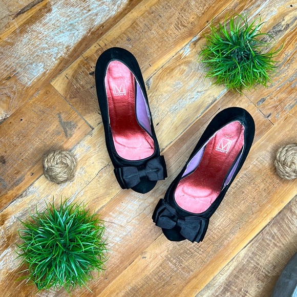 Maker’s black faux suede with a bow - Picture 4 of 10